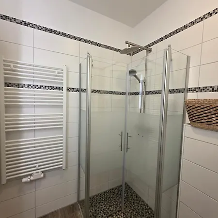 Papageiennest Daire Dresden